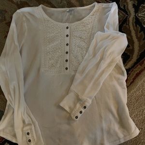 Long sleeve white light weight thermal top.